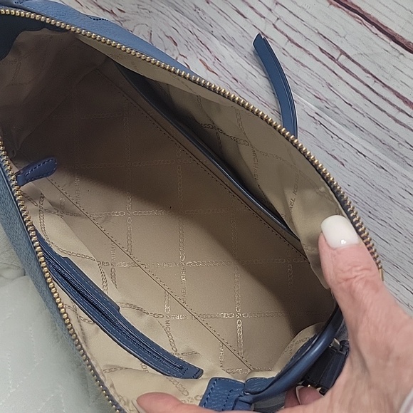 MICHAEL KORS Carine Leather Crossbody Bag in Chambray Blue - Picture 9 of 12